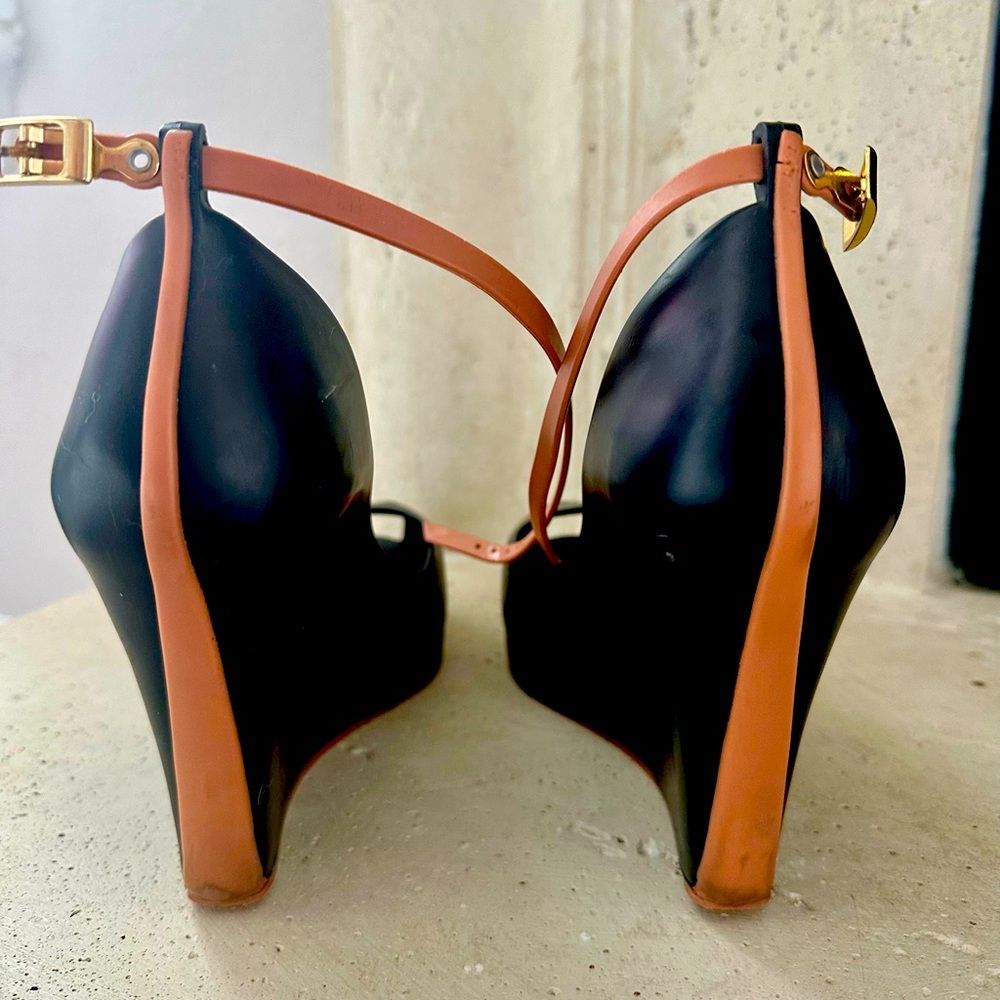 Melissa Patchuli Platform wedge design two tone Black & Brown design.
